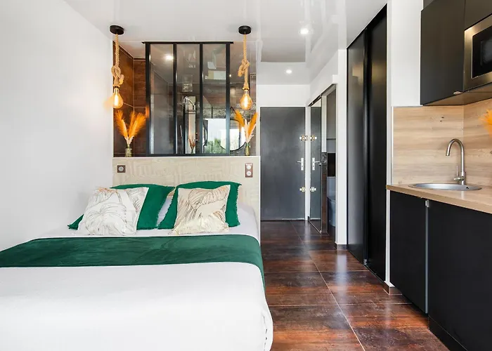 Village Naturiste R4N - Nuit D'Ambre Port Nature *